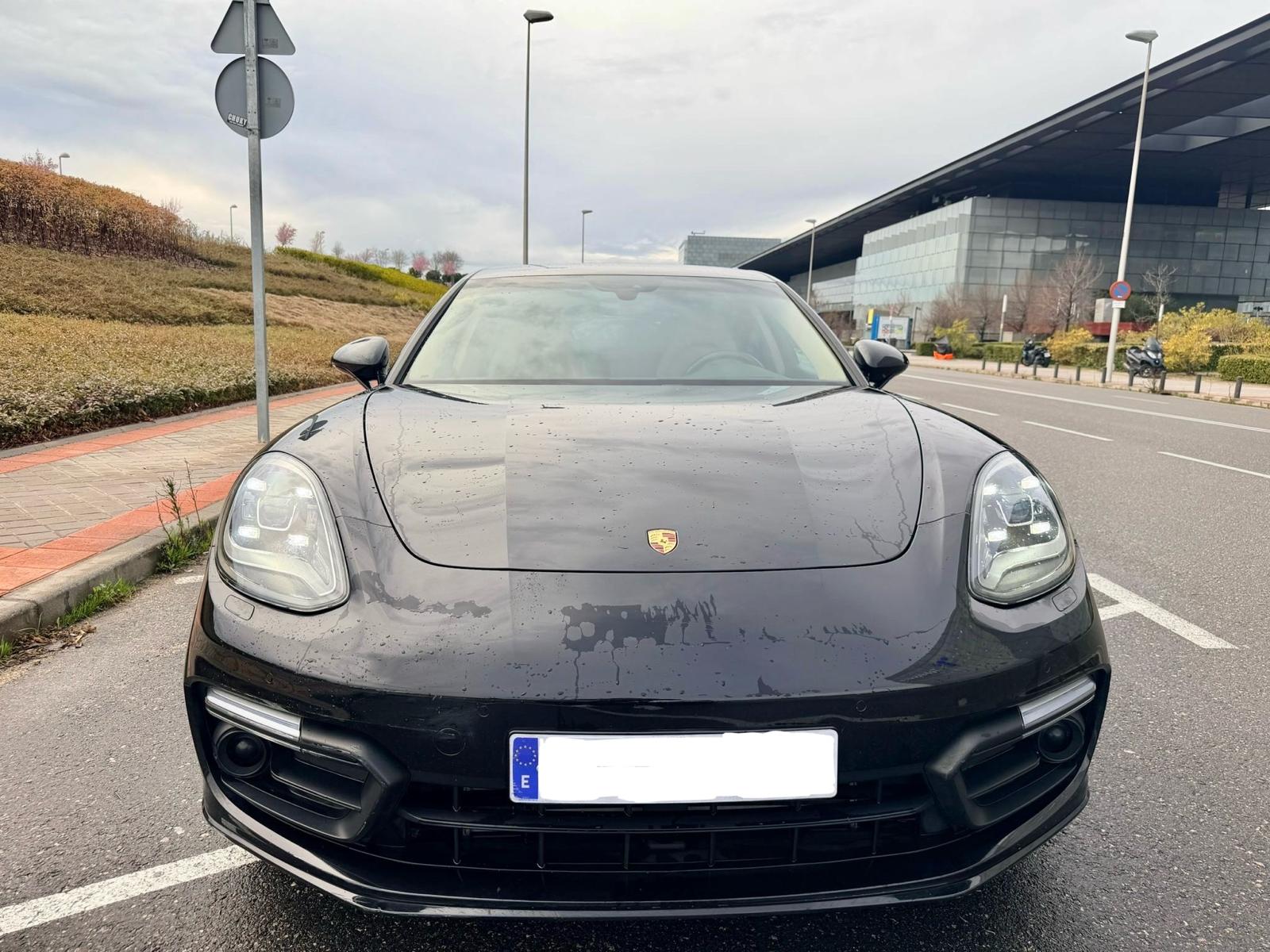 Porsche Panamera 4